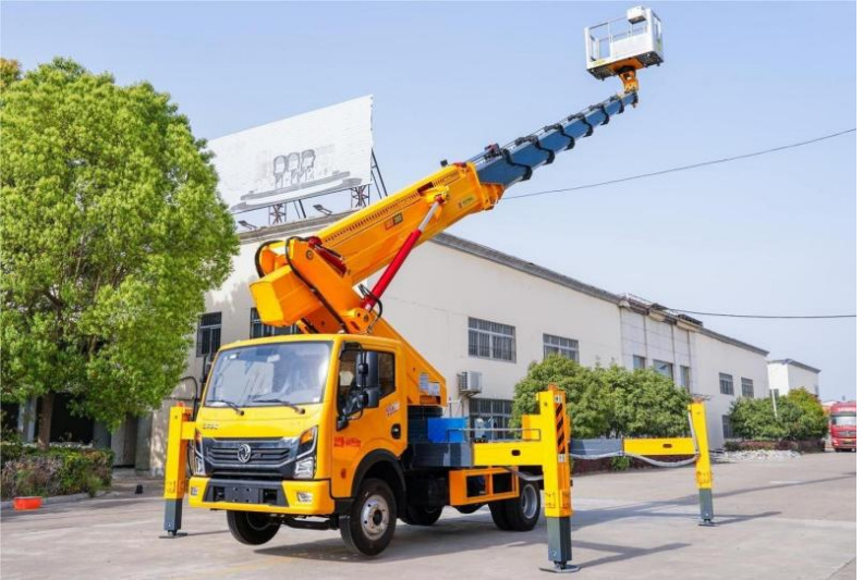 Dongfeng Duolika 36m Aerial Work Platform detail view 2