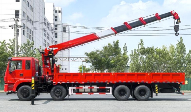 Dongfeng Jincheng V6 Front Four Rear Eight 14-ton 5-section Boom Truck Crane detail view 3