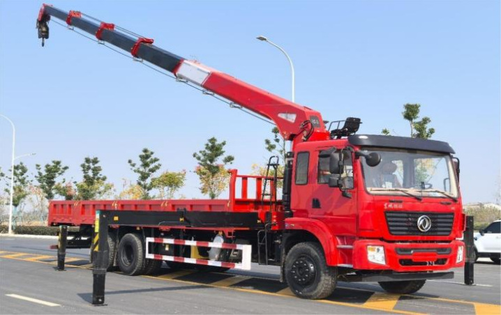 Dongfeng Jincheng V6 Rear Eight-wheel 12-ton 5-section Boom Truck Crane detail view 5