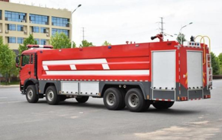 Sinotruk Howo 25 Ton Water Tank Fire Truck detail view 2