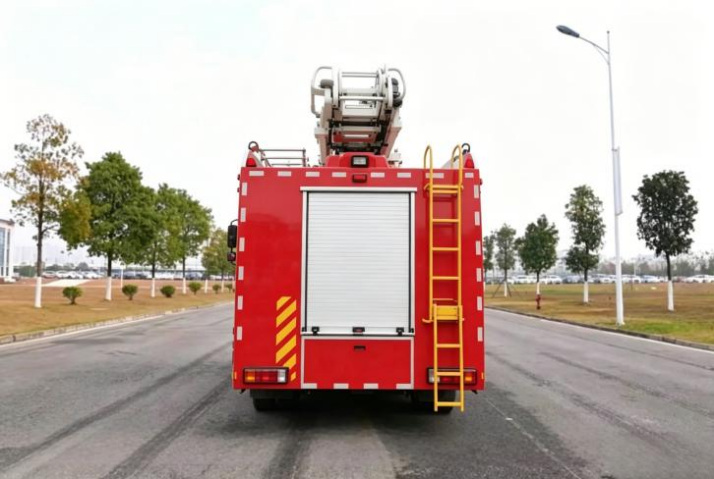 Sinotruk Howo Rear Double Axle 18m Elevating Platform Fire Truck detail view 4