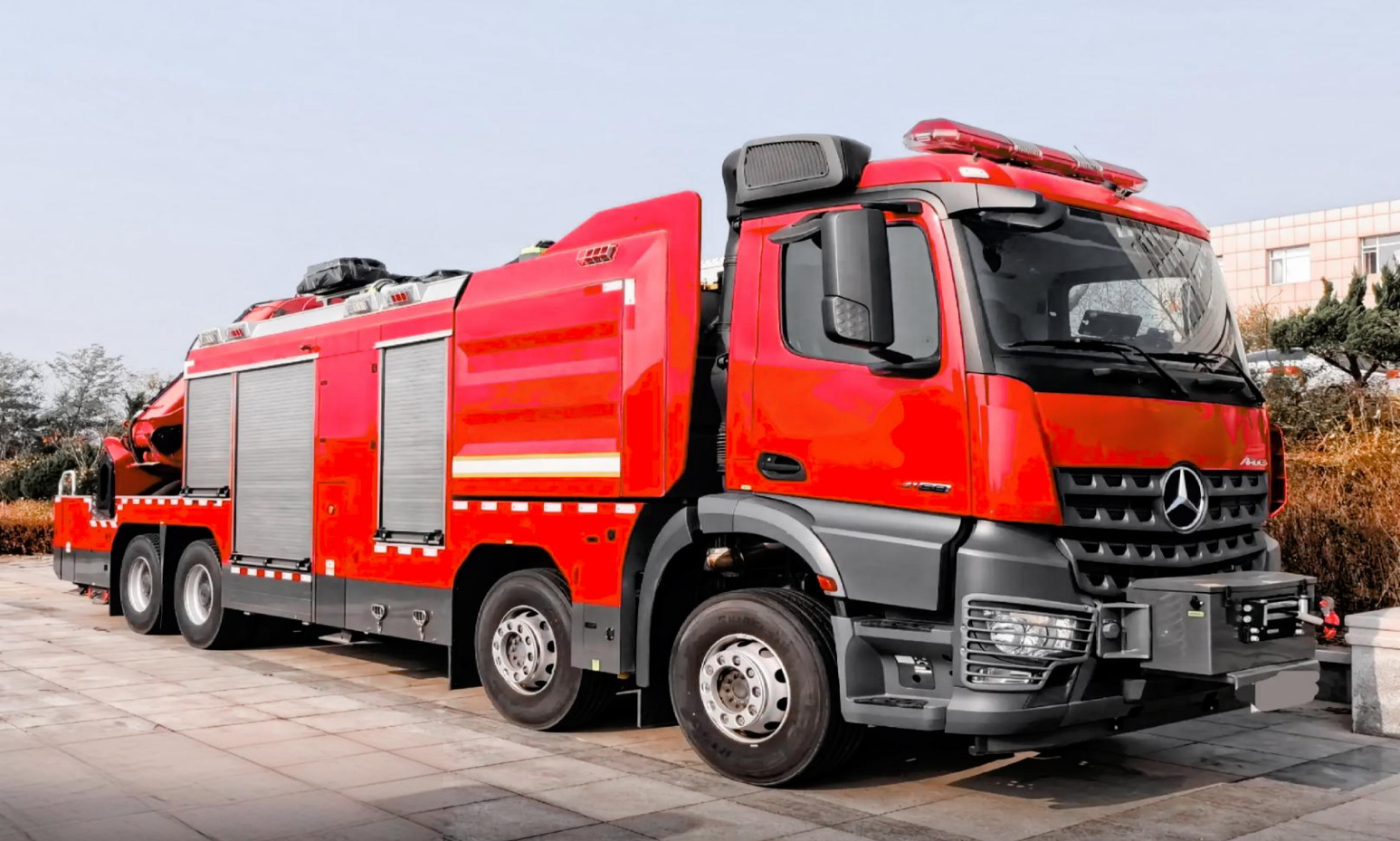 Mercedes-Benz Arocs (8×4) Heavy-duty Rescue Fire Truck product view