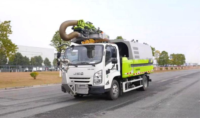 Jiangling Kairui 3m³ Green Space Trimming Truck detail view 3