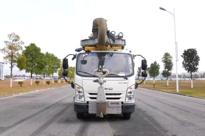 Jiangling Kairui 3m³ Green Space Trimming Truck detail view 4