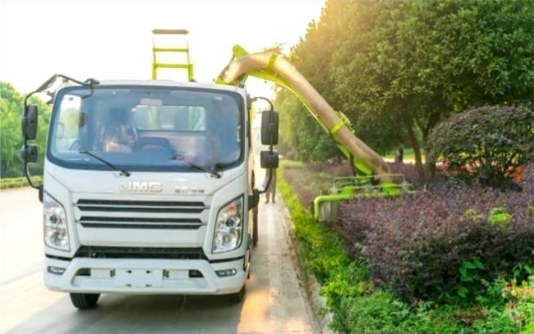 Jiangling Kairui 8m³ Green Space Trimming Truck detail view 2