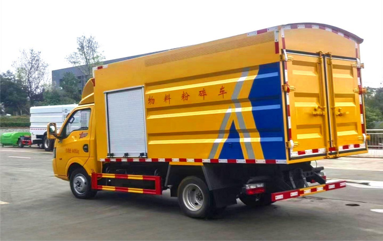 Dongfeng Tuyi 8m³ Garden Tree Shredder Truck detail view 2