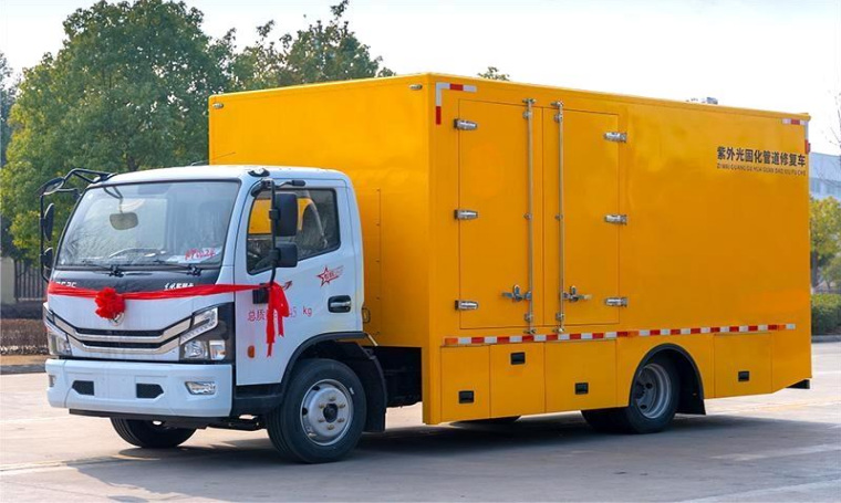 Dongfeng Duolika UV Pipe Repair Truck detail view 3