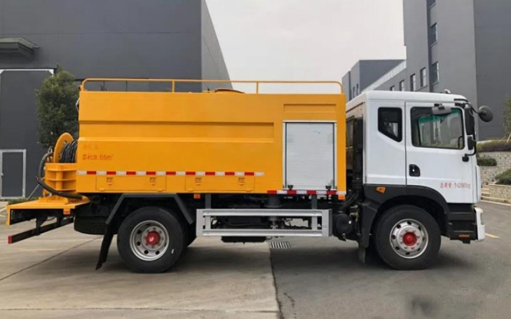 Dongfeng D9 9m³ Sewer Jetter & Cleaning Truck detail view 5