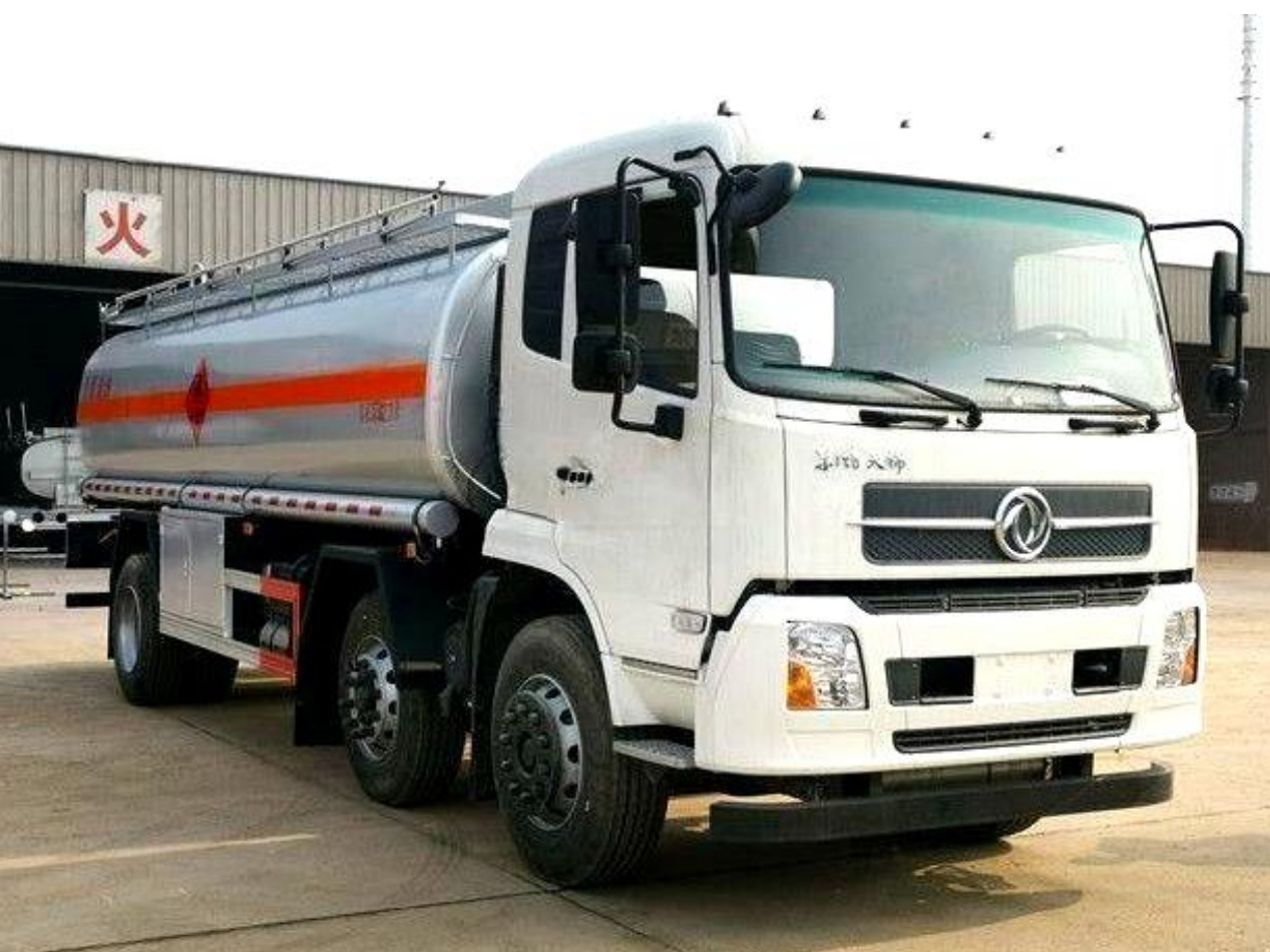 Dongfeng Tianjin 18m³ Oil Transport Truck product view