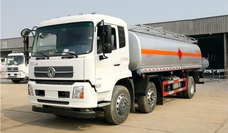 Dongfeng Tianjin 18m³ Oil Transport Truck detail view 3