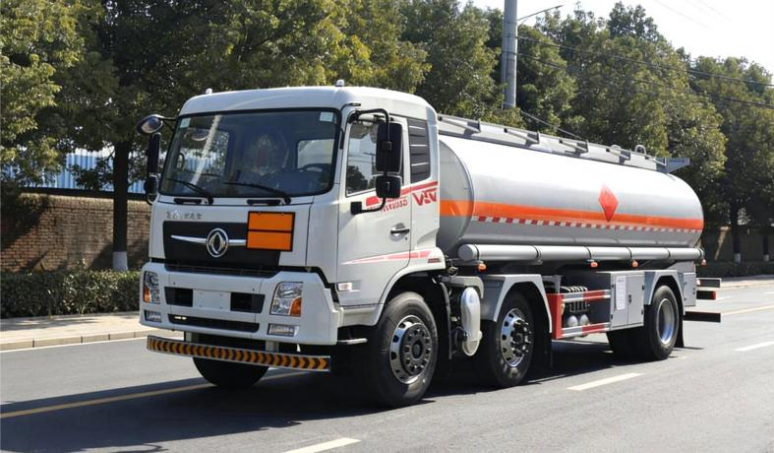 Dongfeng D3V 19m³ Light Oil Tanker detail view 3