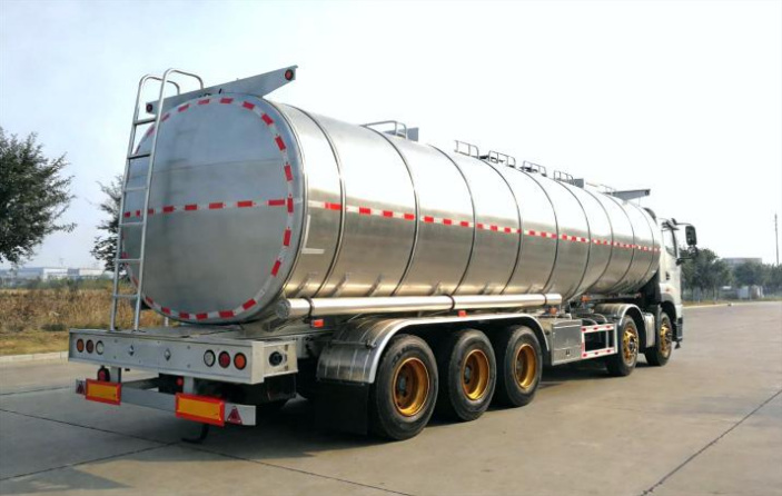 40m³ Lubricating Oil Tank Transport Semi-trailer detail view 5